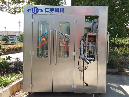 小瓶水三合一灌装机 小瓶水三合一灌装机